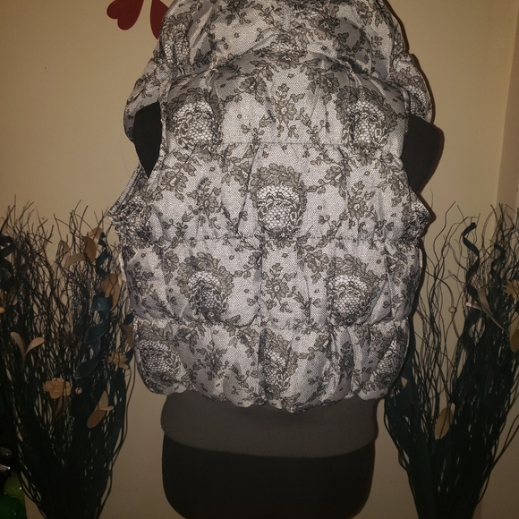 Puffer Vest - Picture 4 of 7